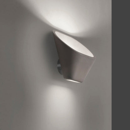 Aplomb Wall Light in Detail.