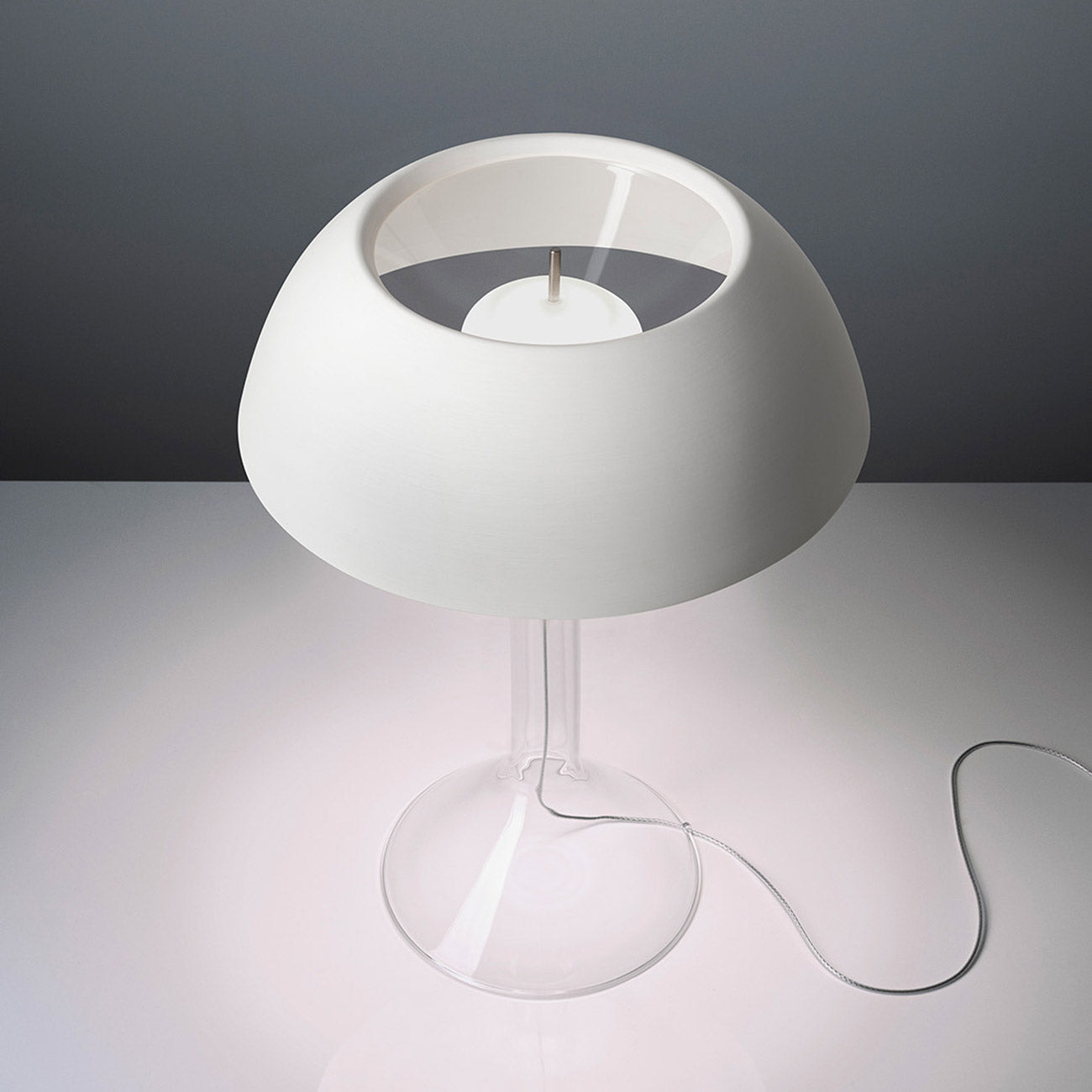 Chapeaux Porcellana LED Table Lamp in Detail.