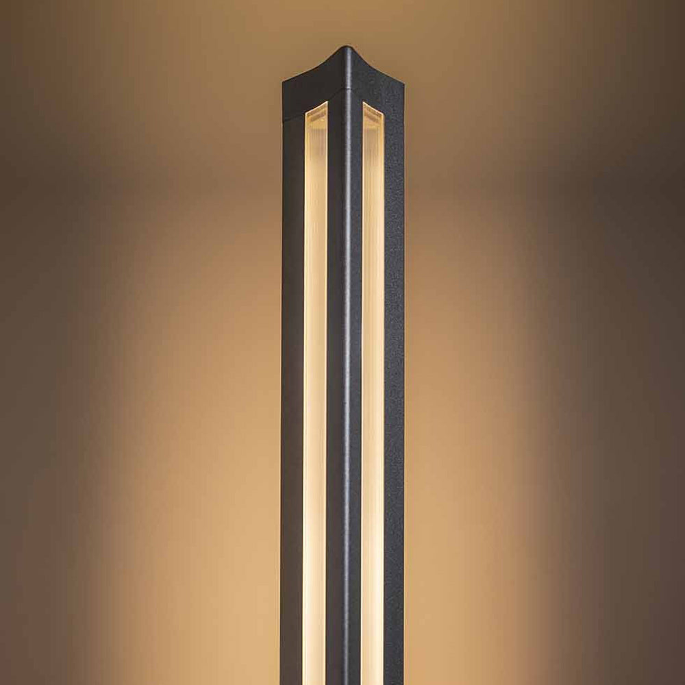 Chiaroscura LED Floor Lamp in Detail.