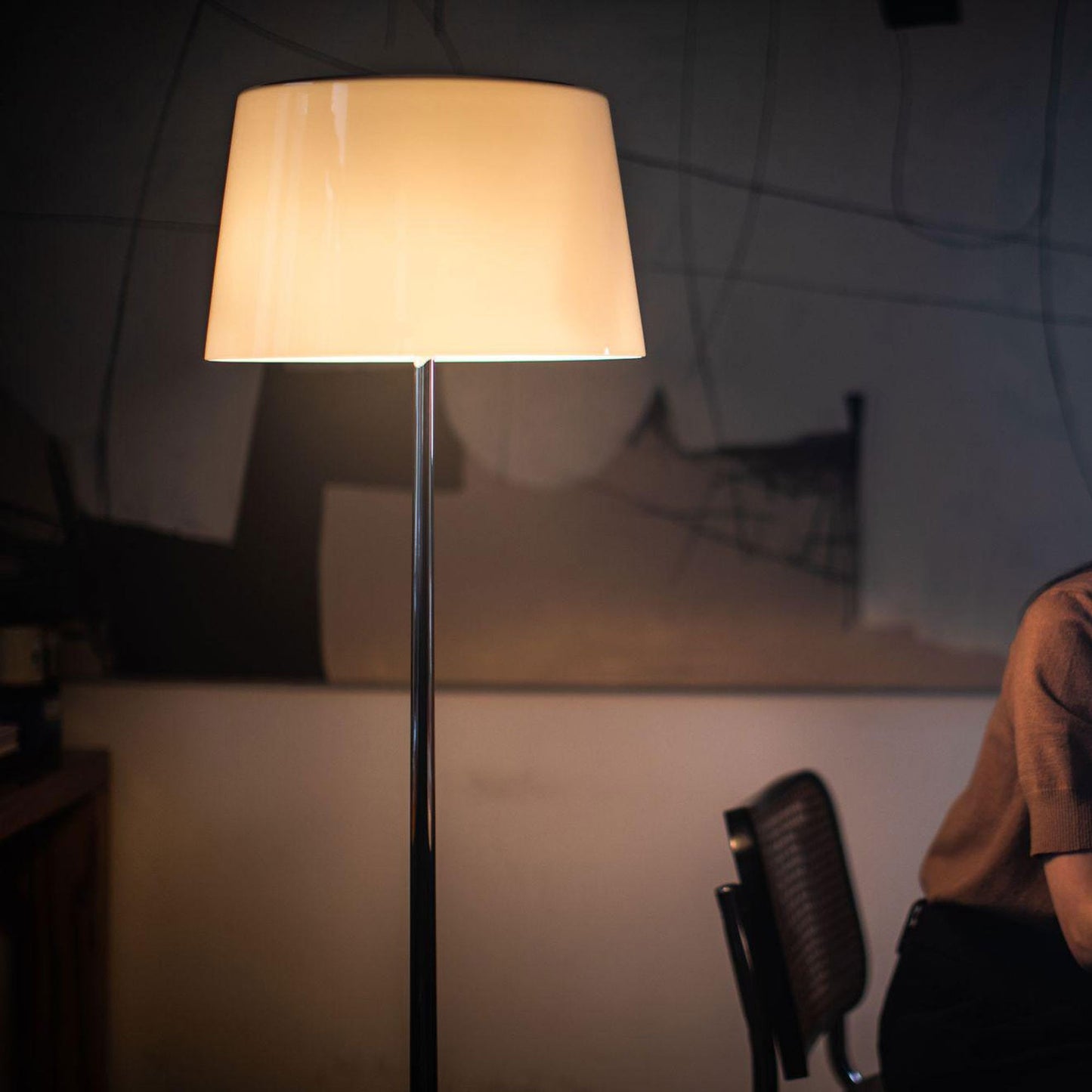 Lumiere XXL Floor Lamp in living room.