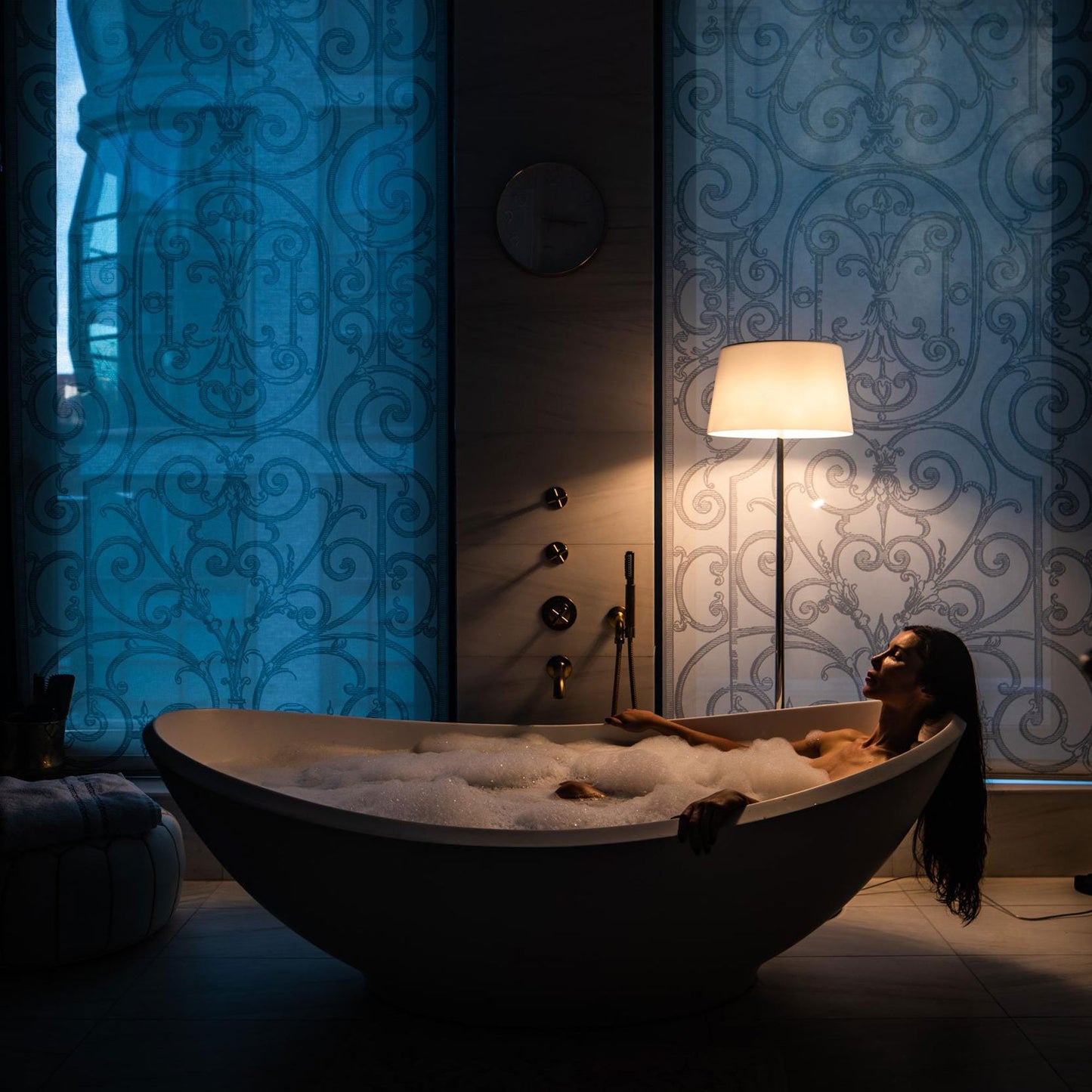 Lumiere XXL Floor Lamp in bathroom.