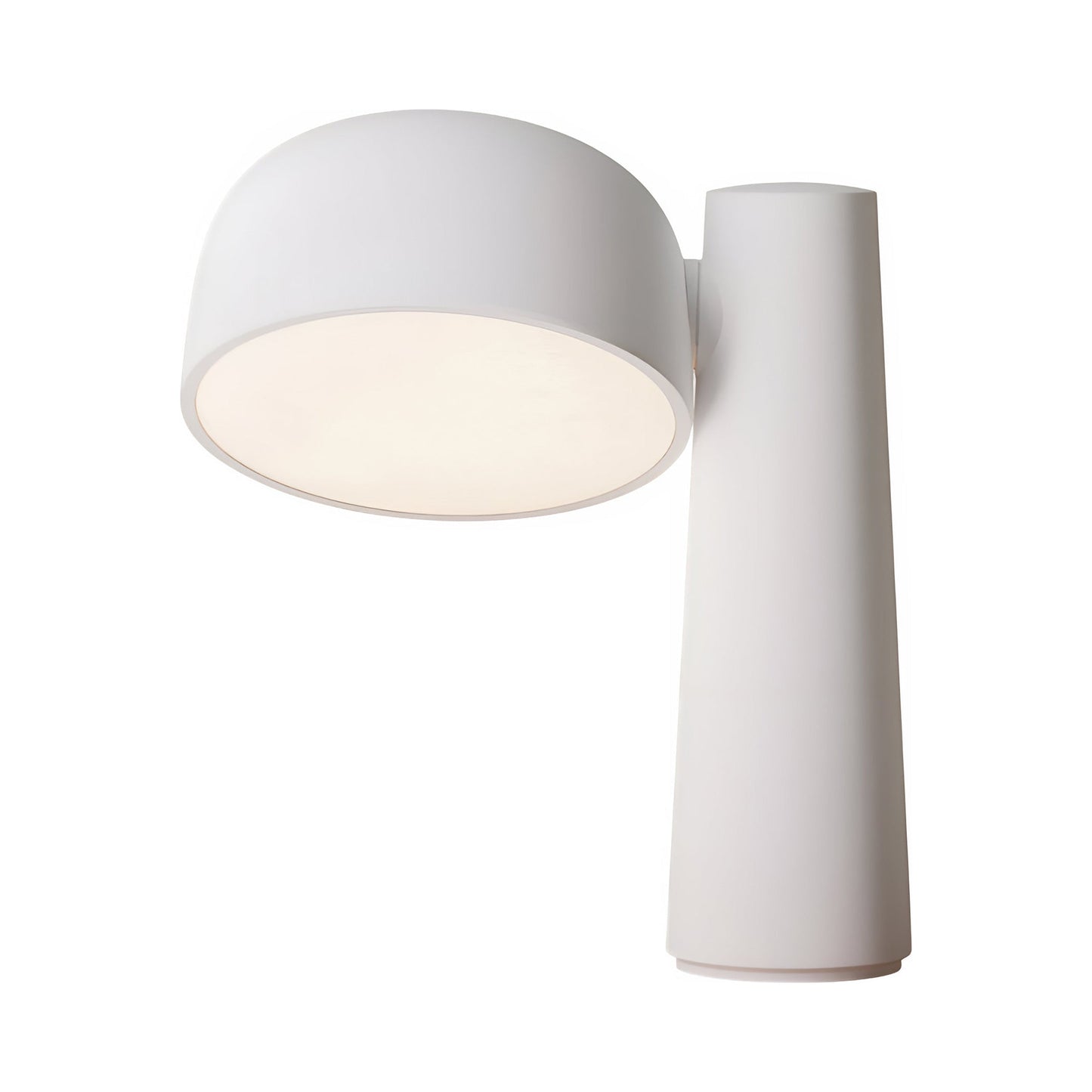 Gio Table Lamp in Snow.