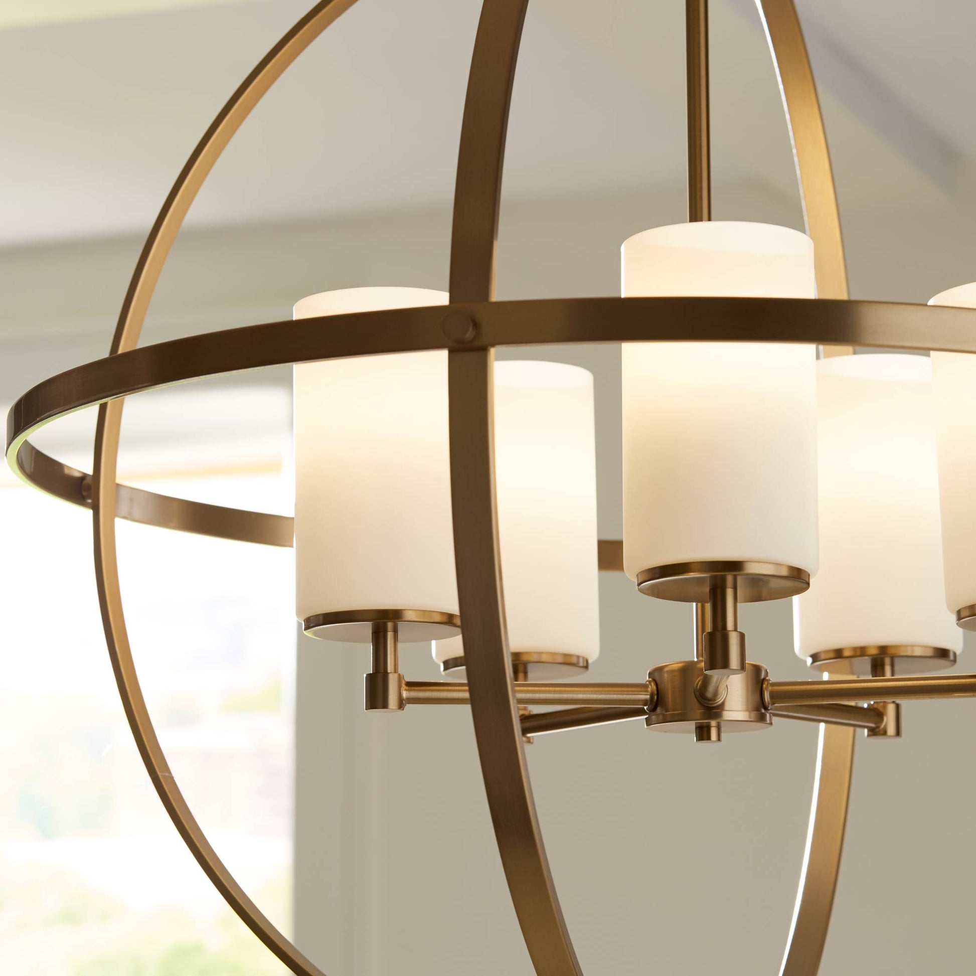 Alturas Chandelier in Detail.