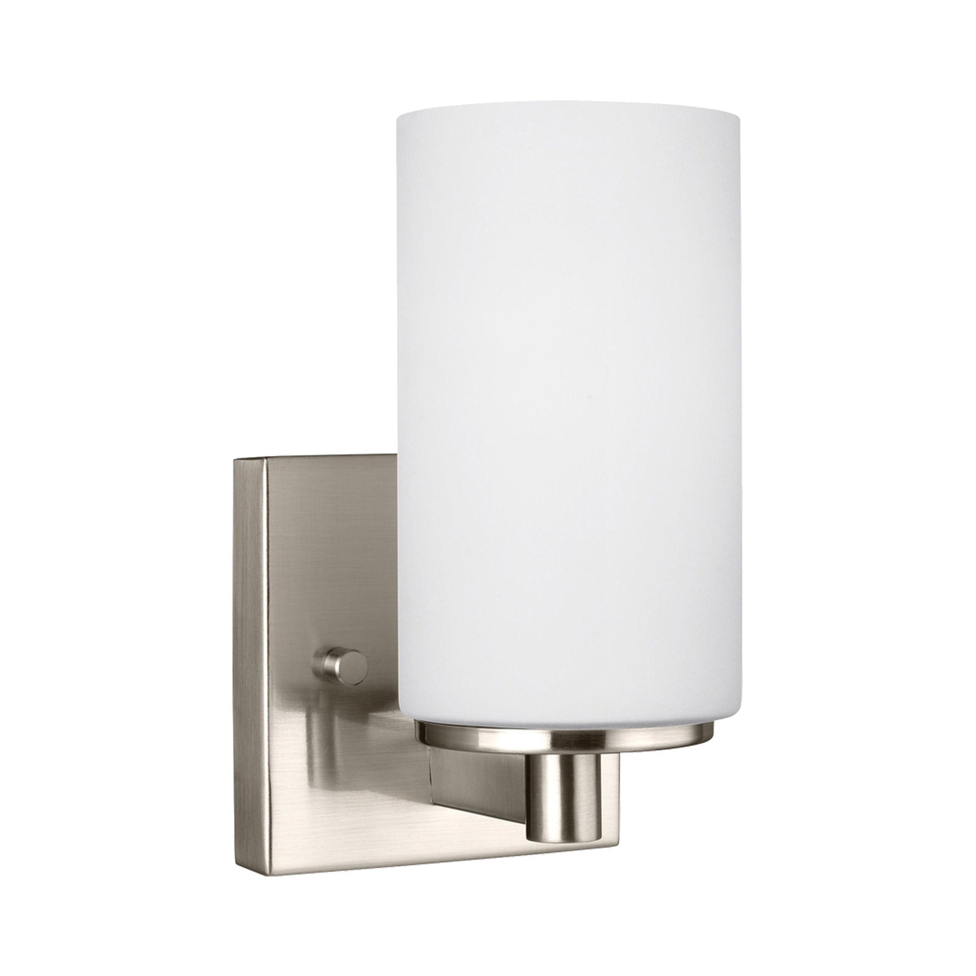 Hettinger Bath Wall Light in Brushed Nickel (1-Light).