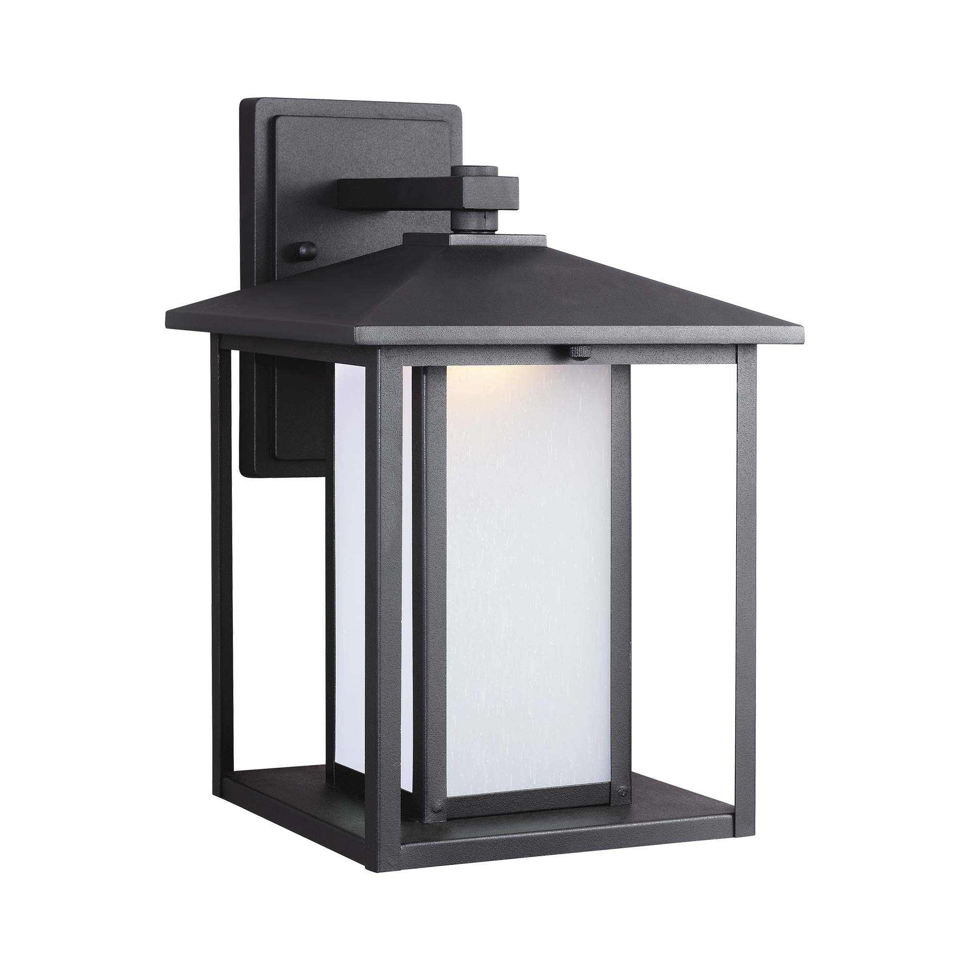 Hunnington Outdoor LED Wall Light in Black (Large).