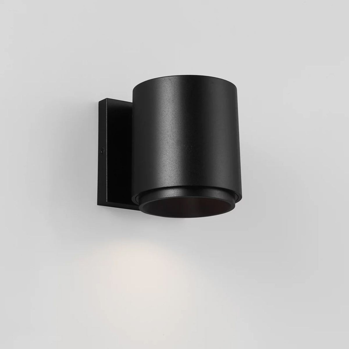 Huntwick Round Outdoor LED Wall Light in Detail.
