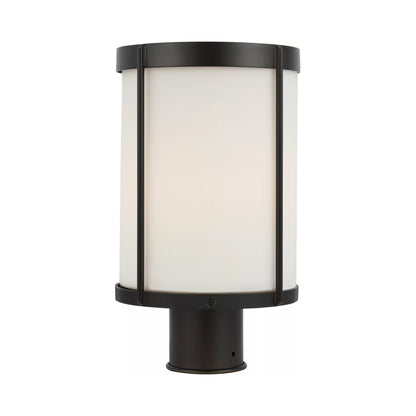 Luning Outdoor Post Light in Detail.