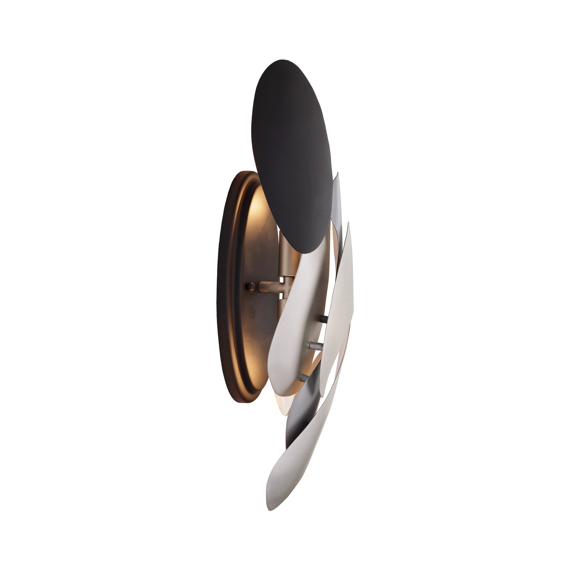 Metalo Misto Wall Light in Detail.