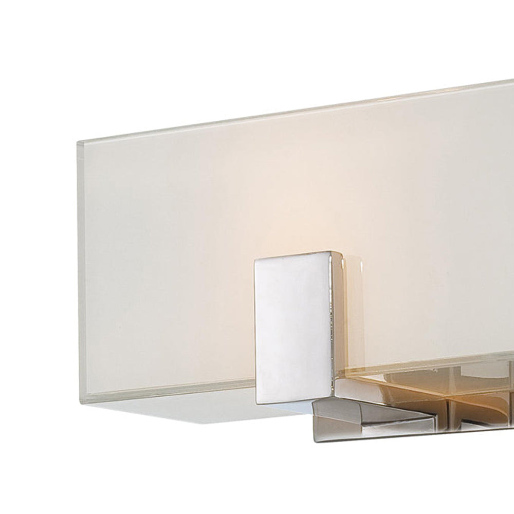 P5220 Wall Light in Detail.