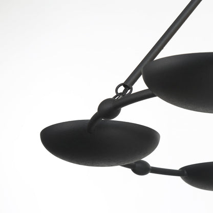 Undertas Chandelier in Detail.