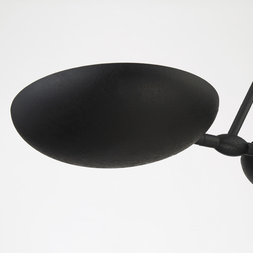 Undertas Pendant Light in Detail.