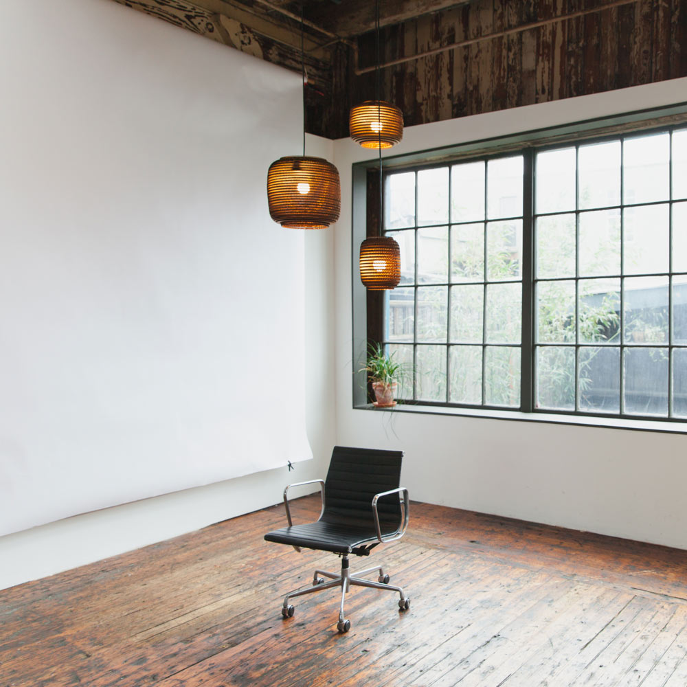 Ausi Pendant Light in living room.
