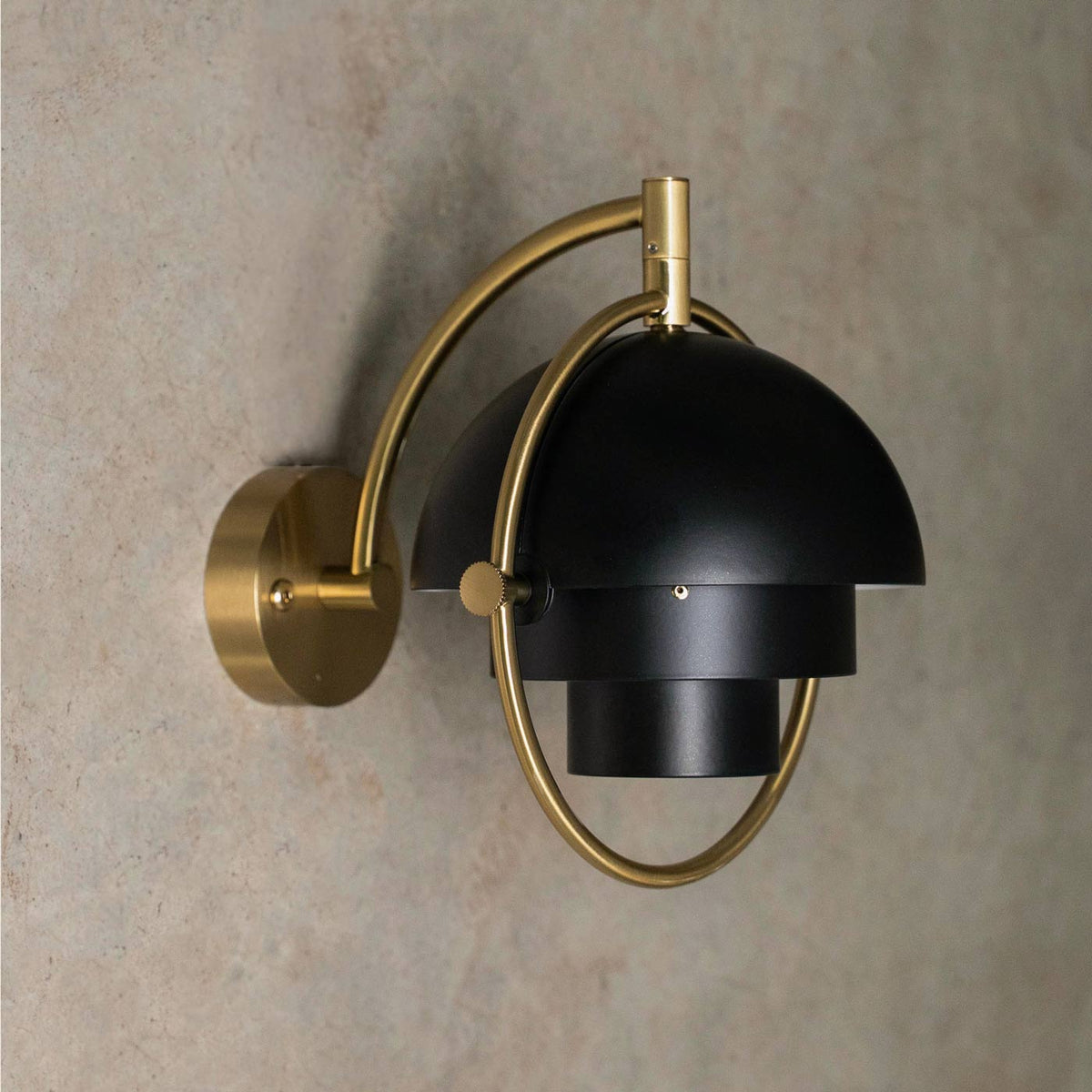 Multi-Lite Wall Light in Detail.
