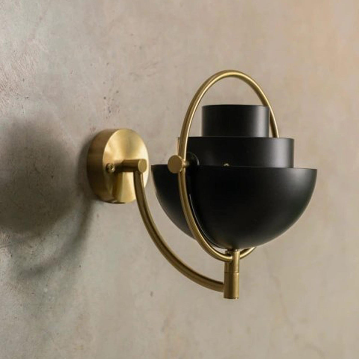 Multi-Lite Wall Light in Detail.