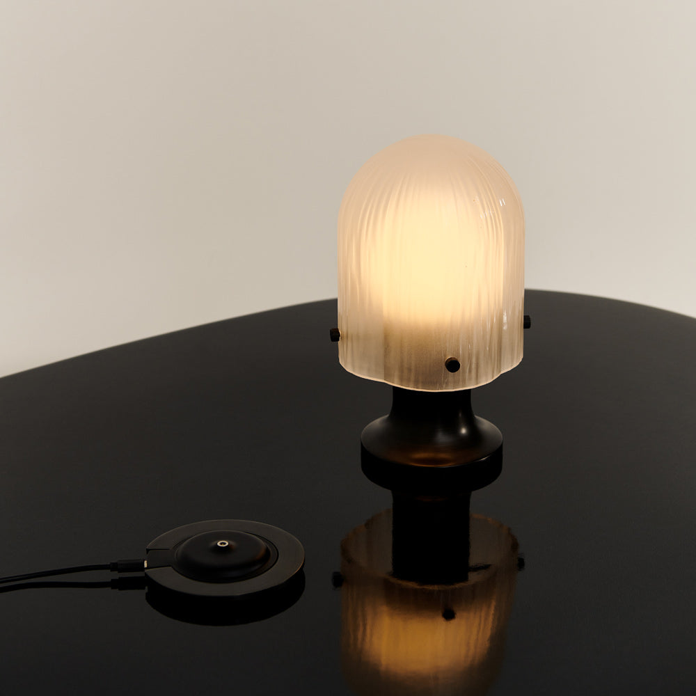 Seine Portable Lamp in Detail.