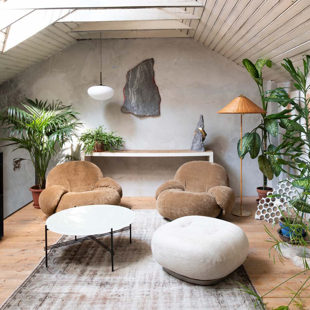 Stemlite Pendant Light in living room.