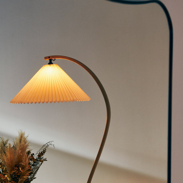 Timberline Floor Lamp in Detail.
