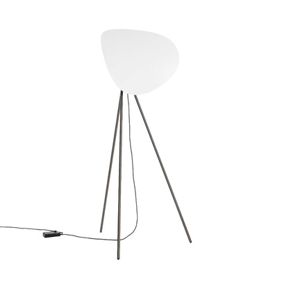 Infinity LED Floor Lamp in Galvanic Black (White).