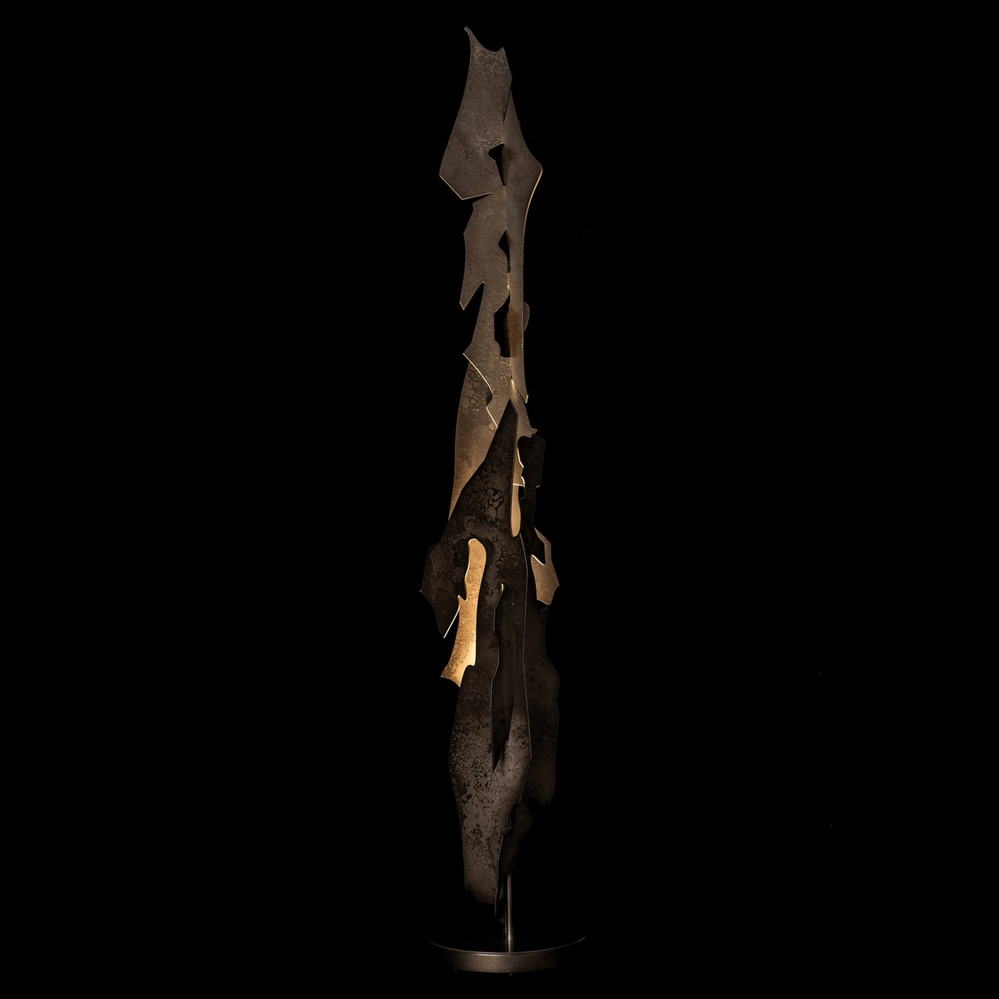 Fracture Floor Lamp in Detail.