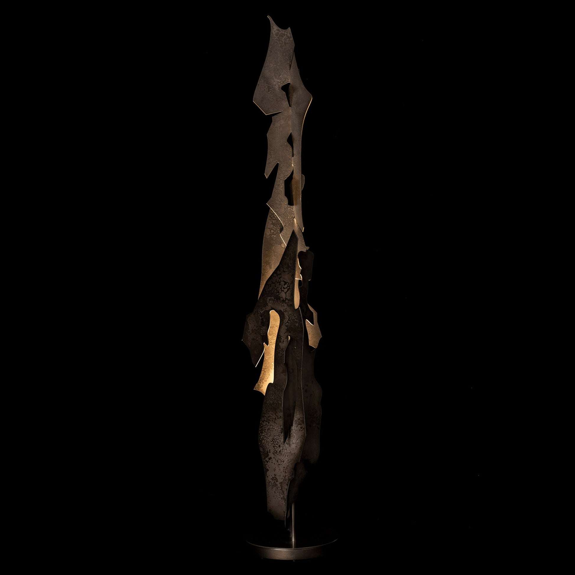 Fracture Floor Lamp in Detail.