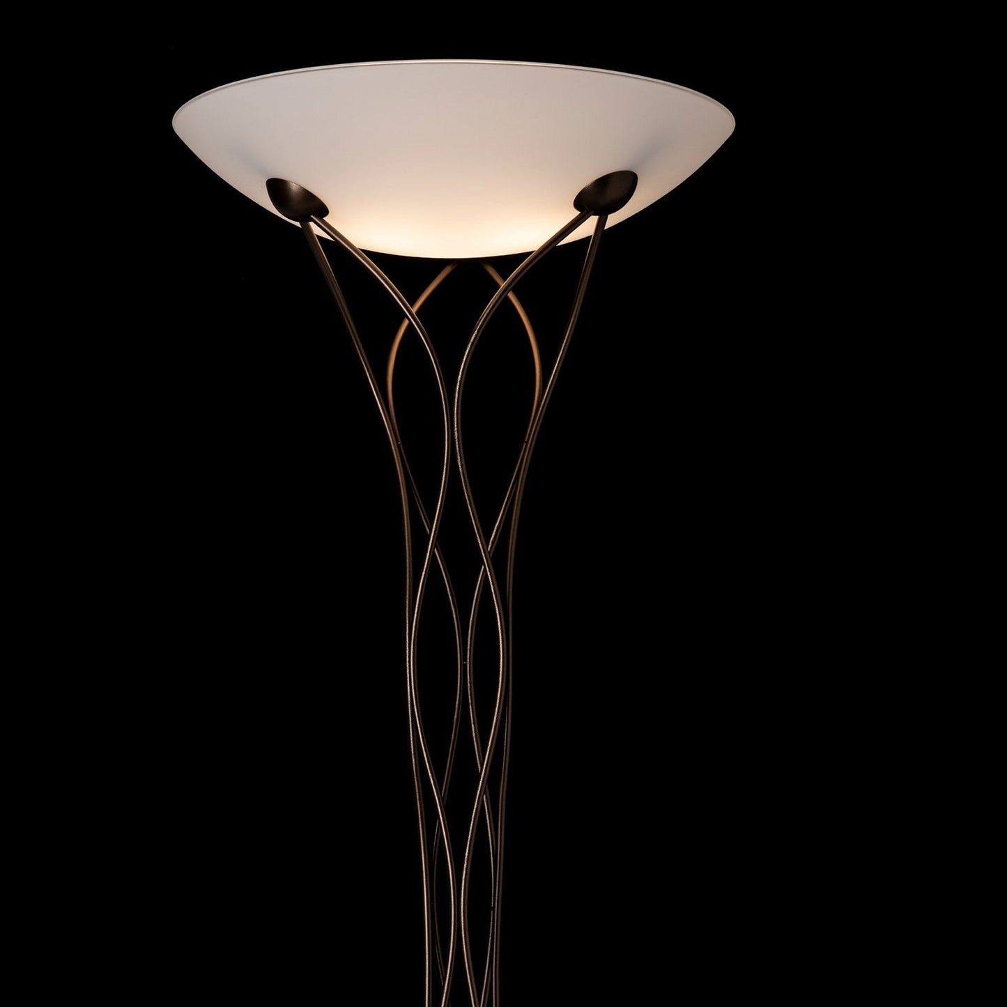 Lattice Floor Lamp in Detail.