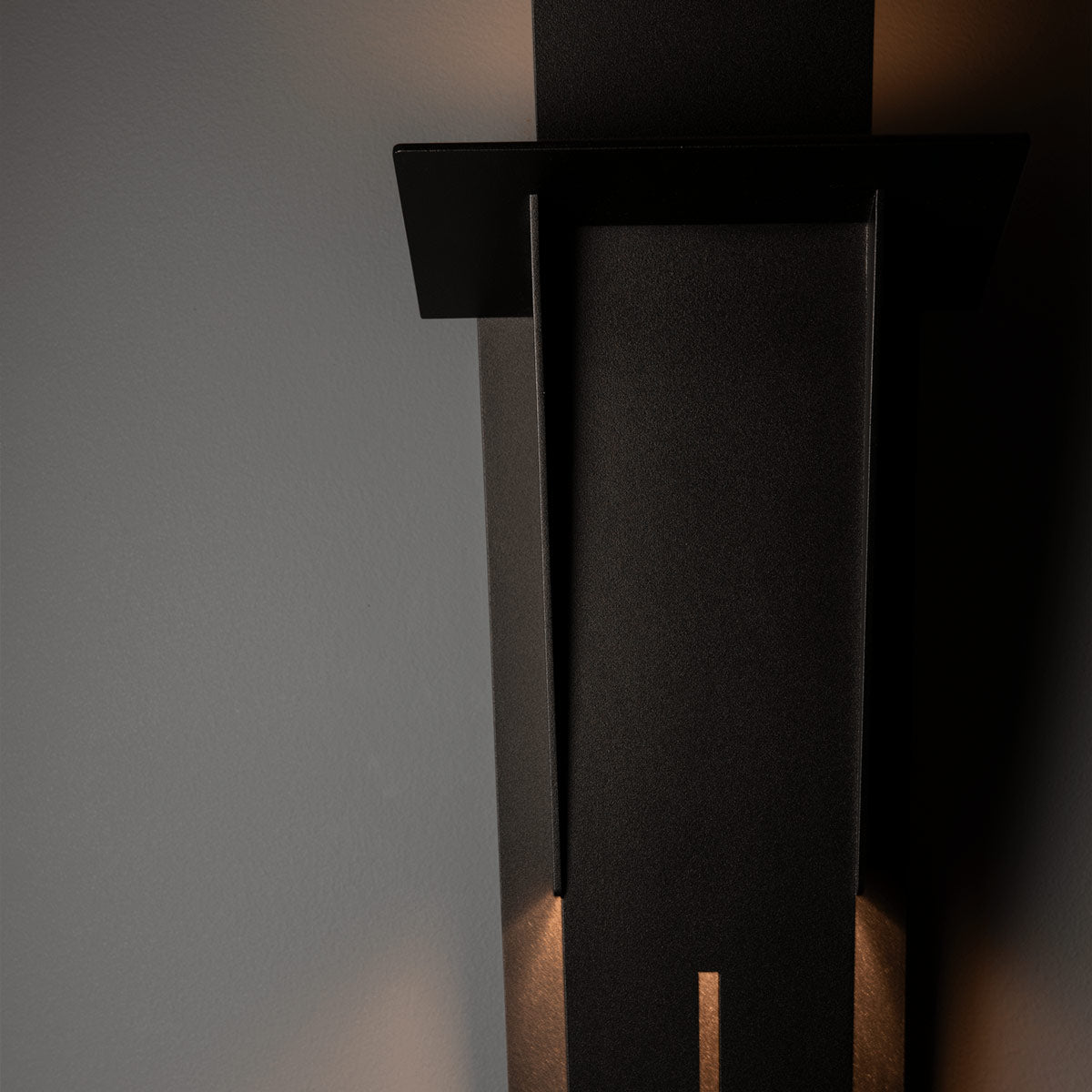 Linea Outdoor Wall Light in Detail.