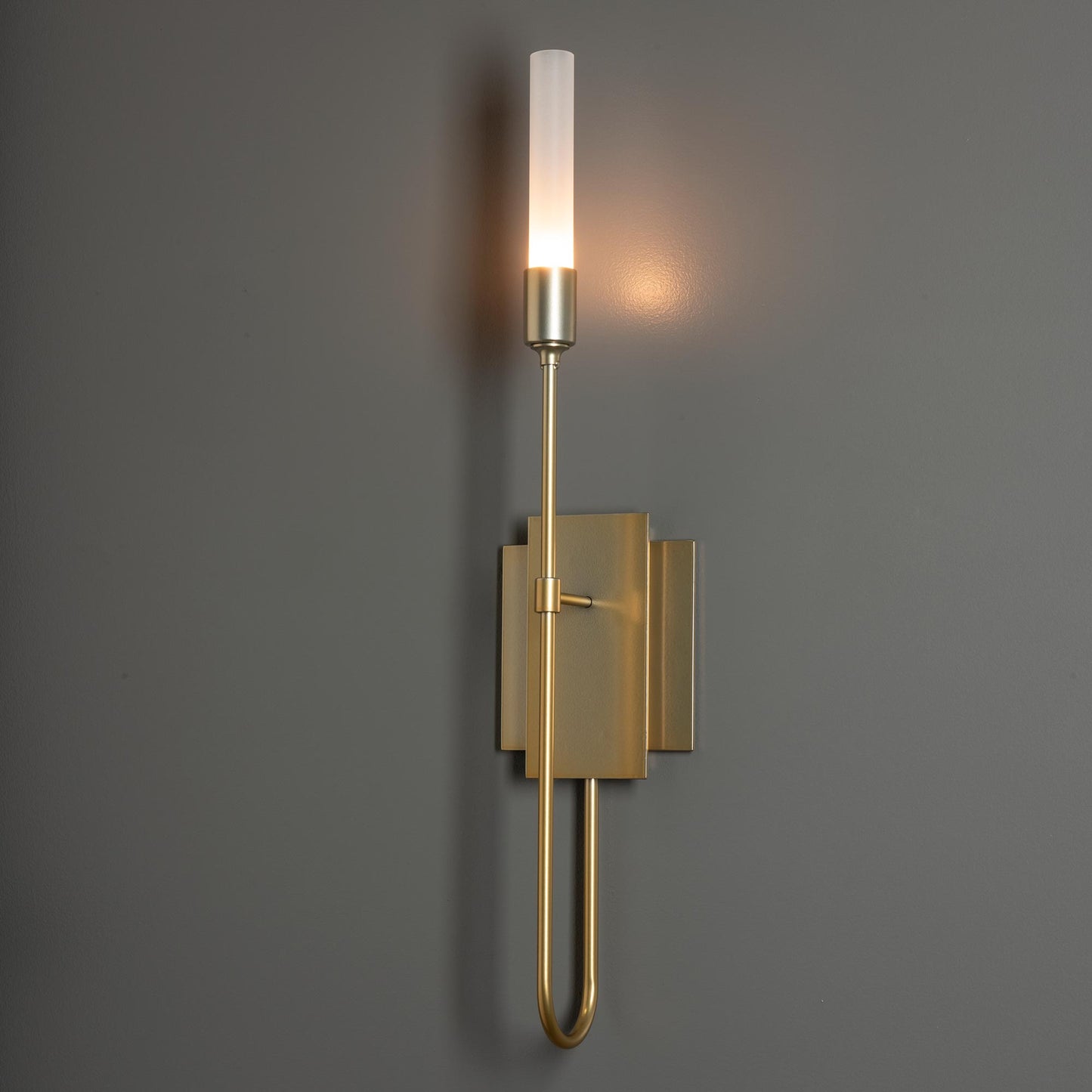 Lisse Wall Light in Detail.