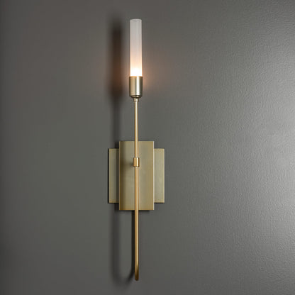 Lisse Wall Light in Detail.