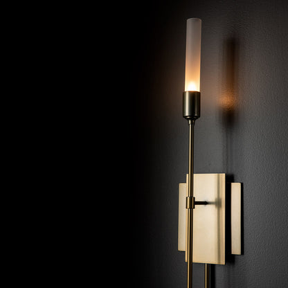 Lisse Wall Light in Detail.