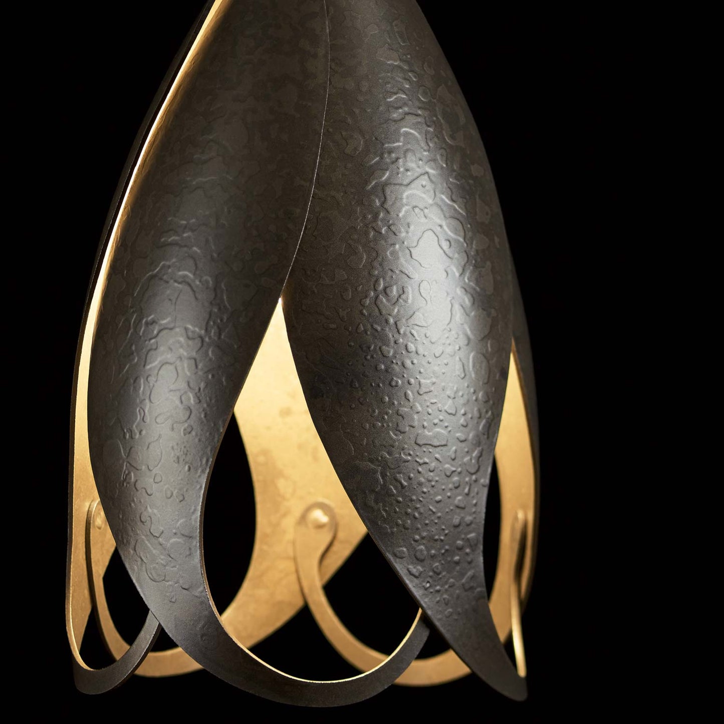 Pental Pendant Light in Detail.