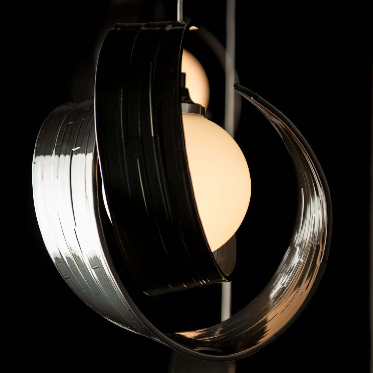Riza Mobile Pendant Light in Detail.