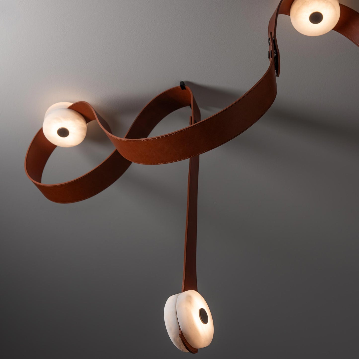 Snaps LED Floor Lamp in Detail.