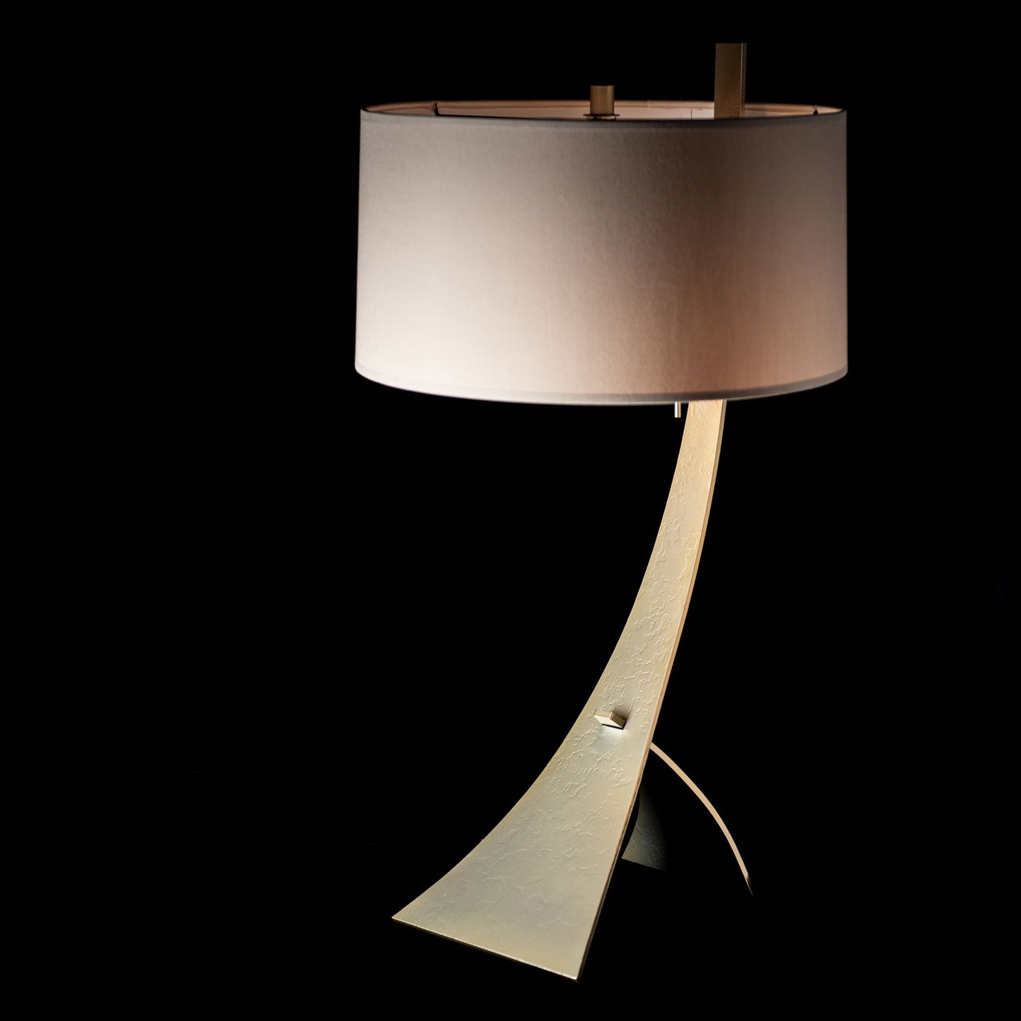 Stasis Table Lamp in Detail.