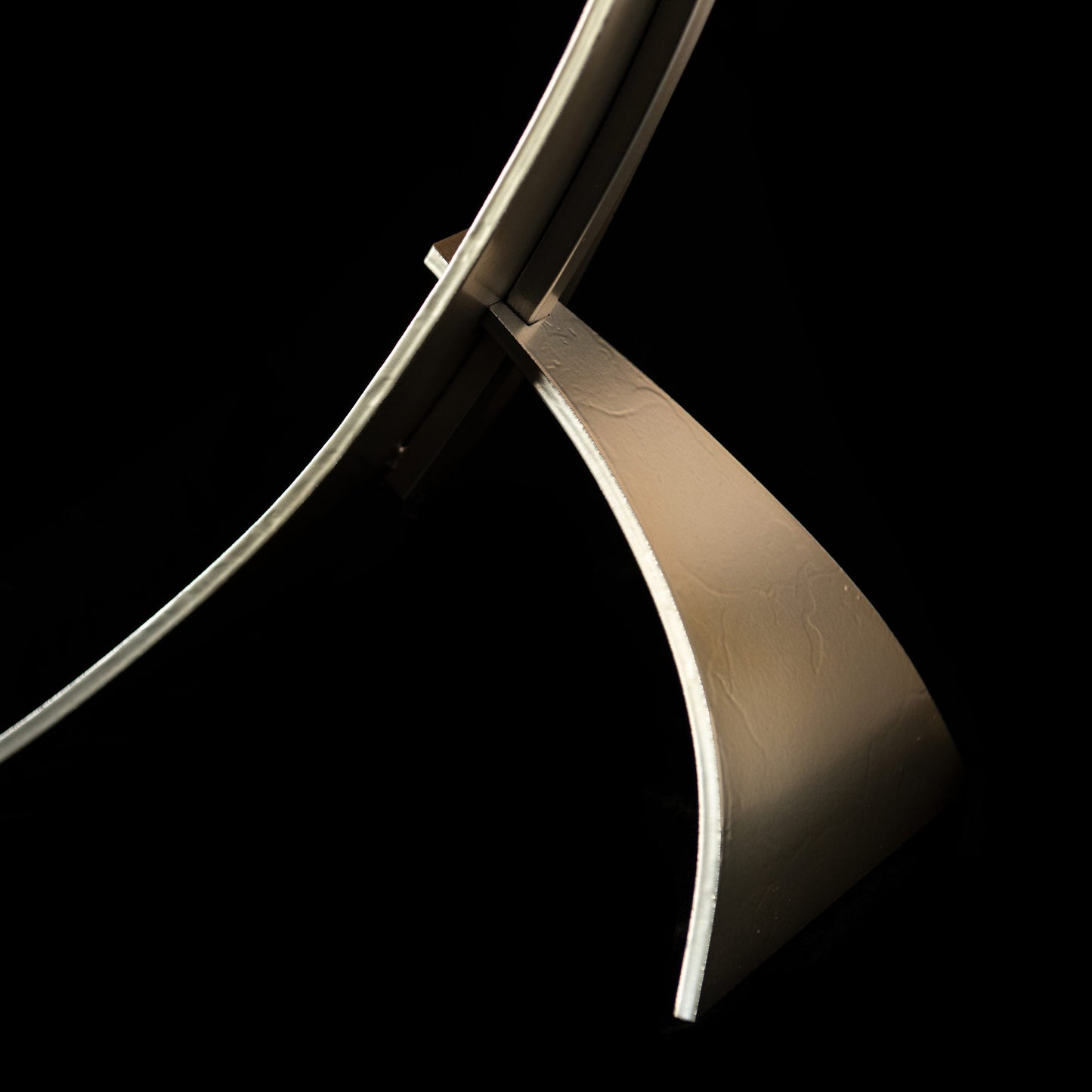 Stasis Table Lamp in Detail.