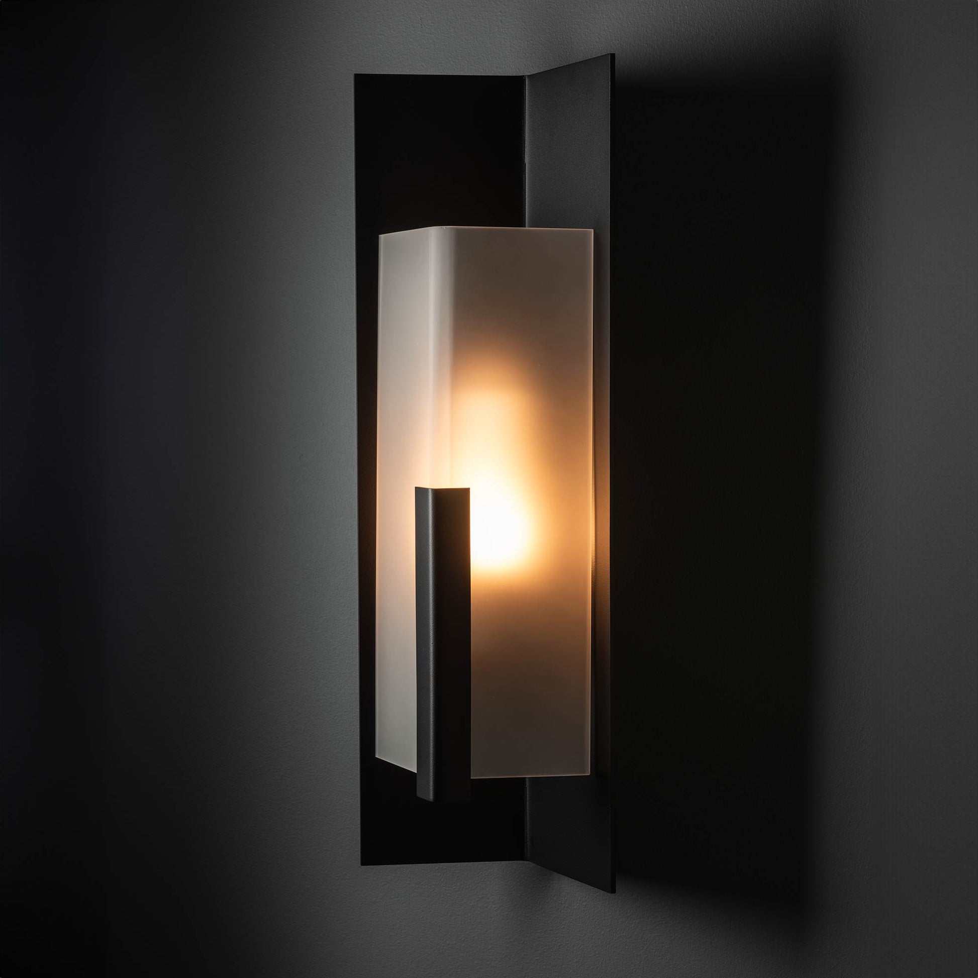 Summit Outdoor Wall Light in Detail.