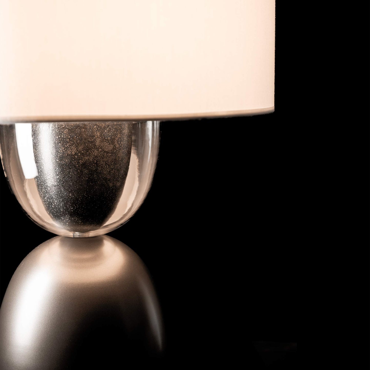 Union Table Lamp in Detail.