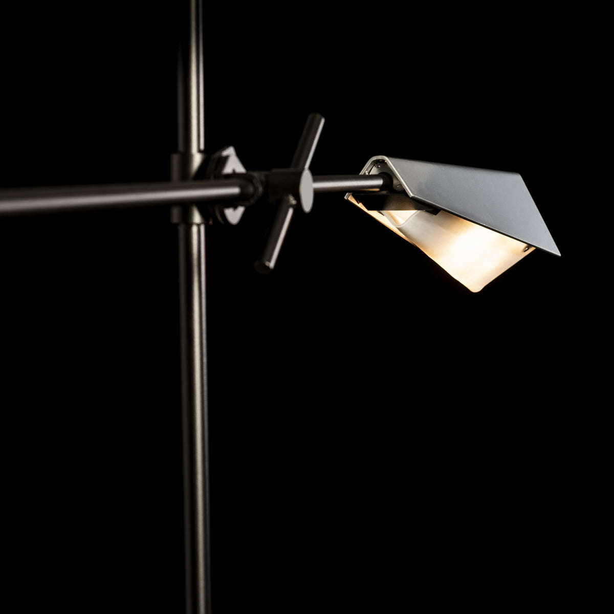 Vertex 02 Floor Lamp in Detail.