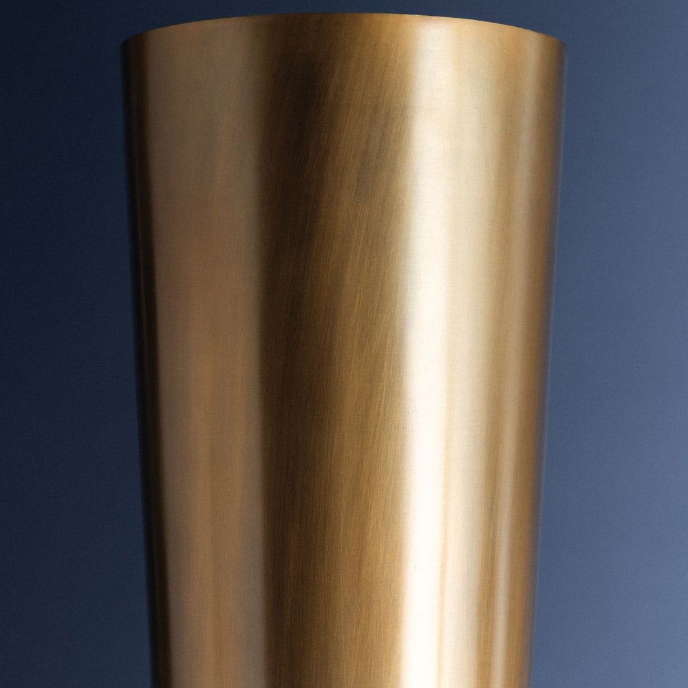 Avon Table Lamp in Detail.