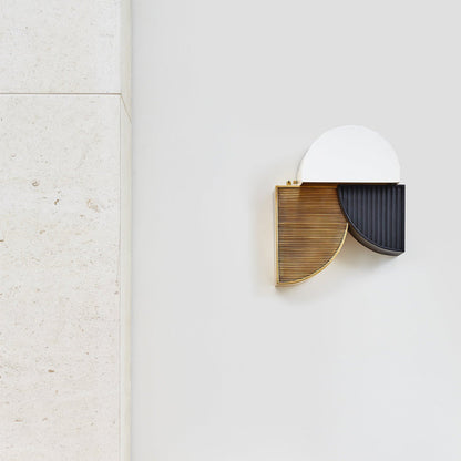 Construct Wall Light in Detail.