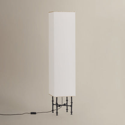 Cy Floor Lamp in Detail.