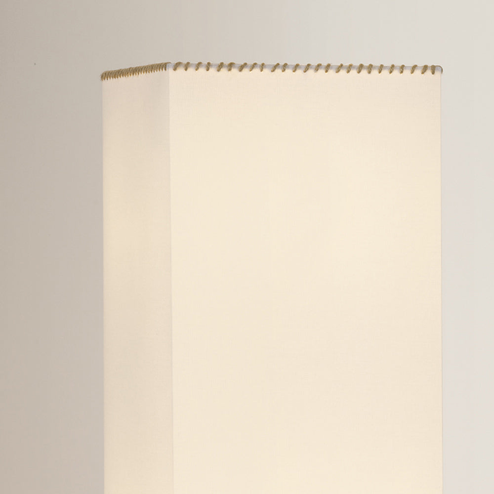 Cy Floor Lamp in Detail.