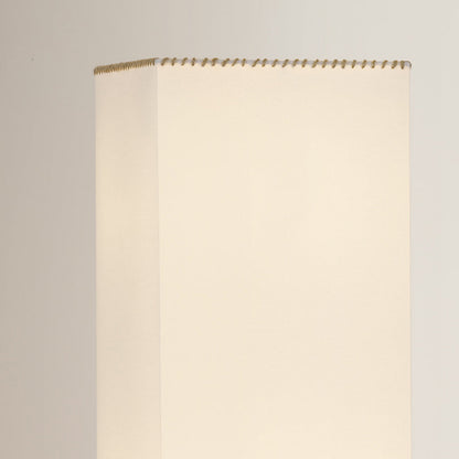 Cy Floor Lamp in Detail.