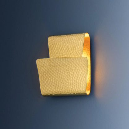 Dunnsville LED Wall Light in Detail.