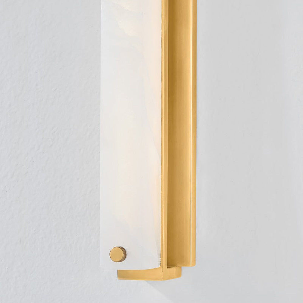 Edgemere LED Wall Light in Detail.
