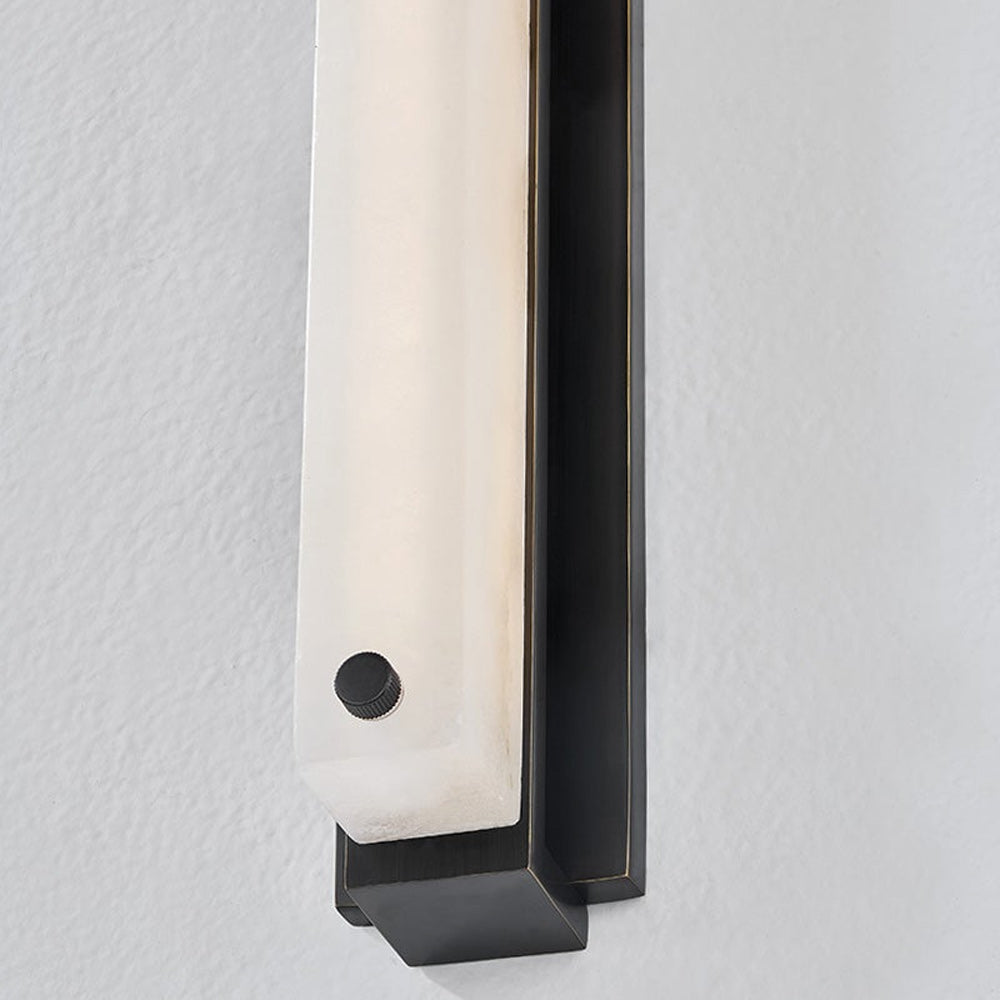 Edgemere LED Wall Light in Detail.