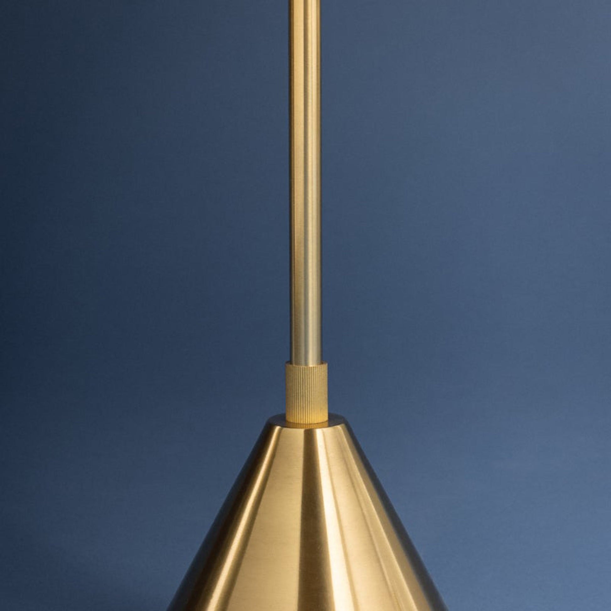 Salma LED Rechargeable Floor Lamp in Detail.