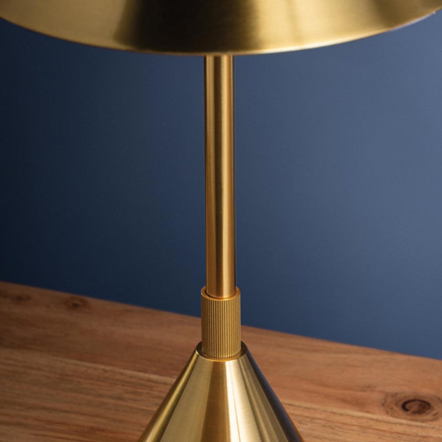 Salma LED Rechargeable Table Lamp in Detail.