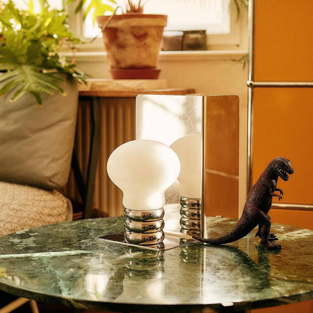B.Bulb LED Table Lamp in Detail.