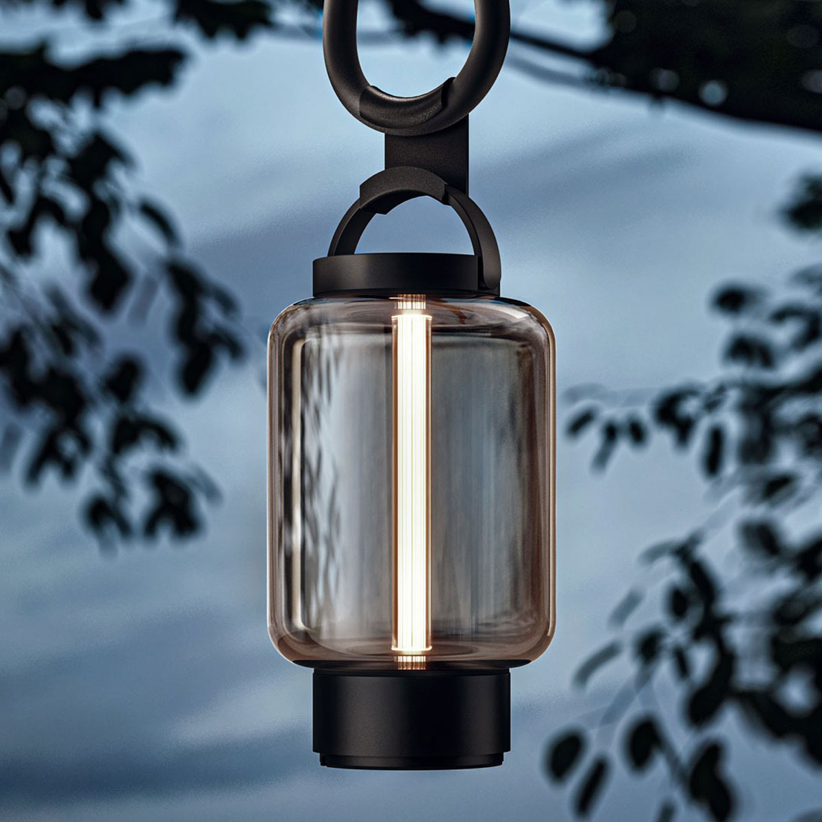 Qu Outdoor LED Portable Table Lamp in Detail.