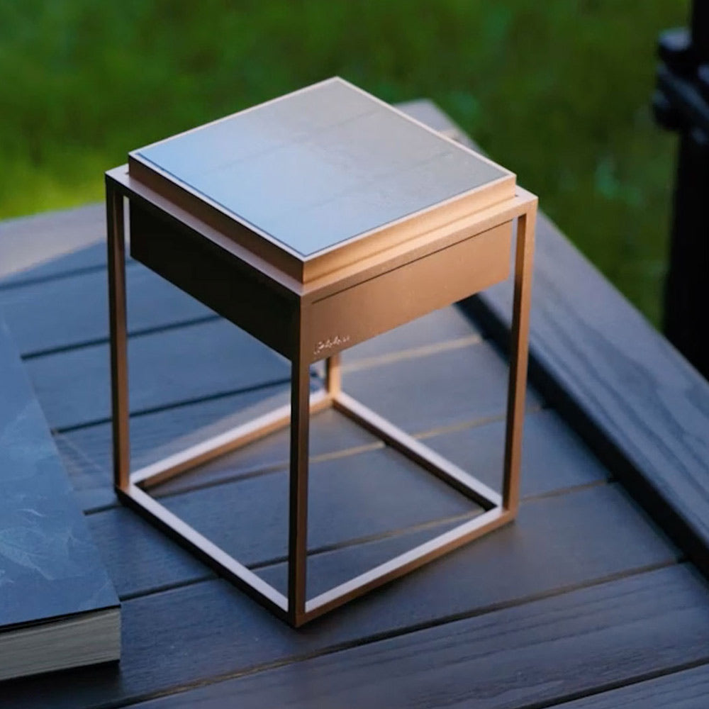 Qua Outdoor LED Solar Portable Table Lamp in Detail.